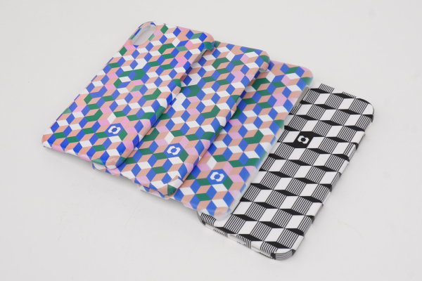 Graphic Applications on Non-coplanar Surfaces